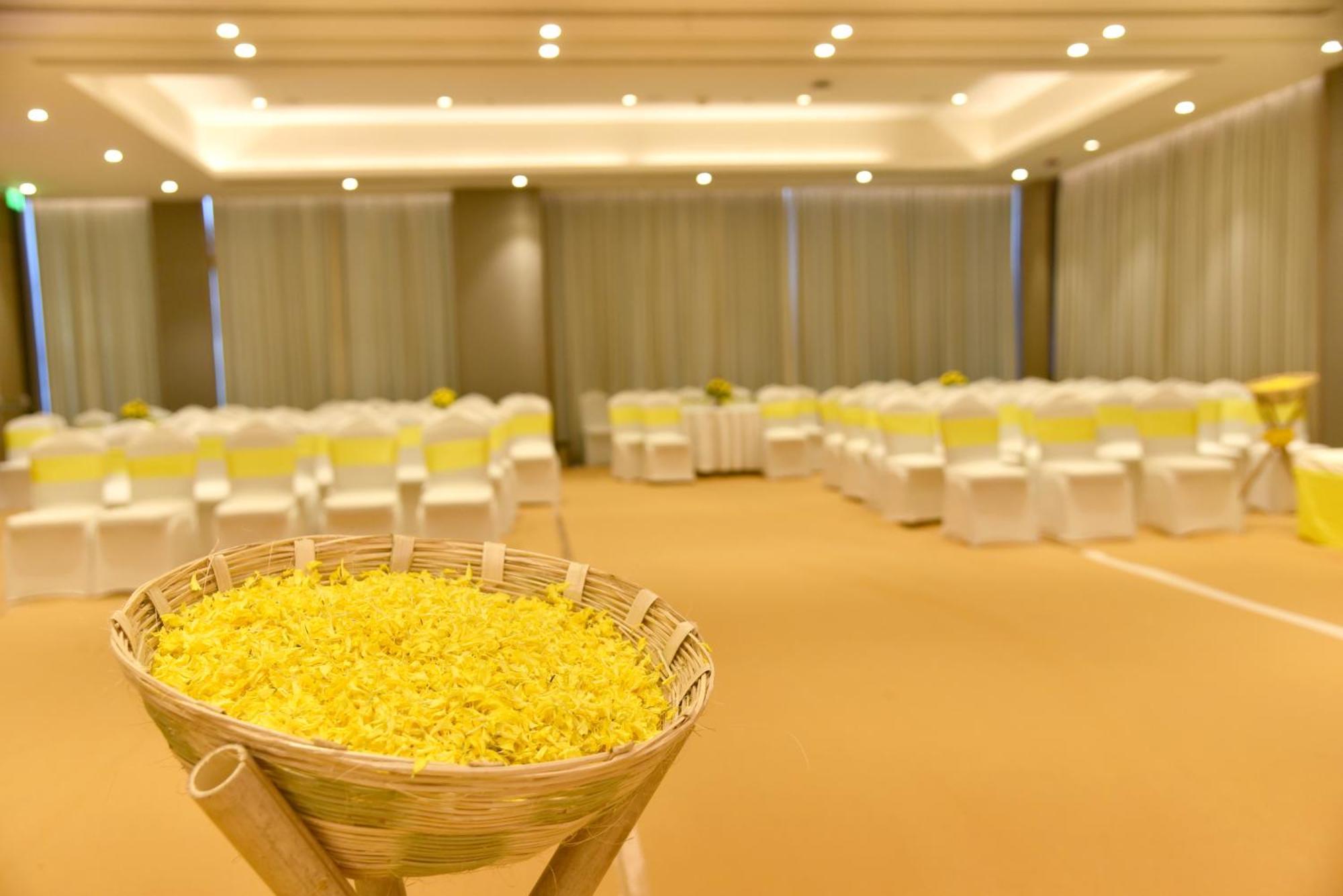 Fairfield By Marriott Vadodara Eksteriør bilde